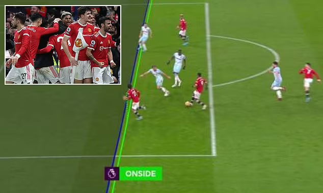 B&agrave;n thắng của Rashford cho MU g&acirc;y tranh c&atilde;i tr&ecirc;n mạng x&atilde; hội