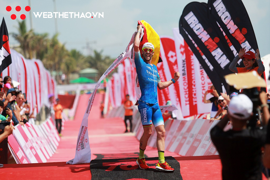 Nhà vô địch IRONMAN Vietnam 70.3 Patrick Lange đăng quang Challenge Roth 2021