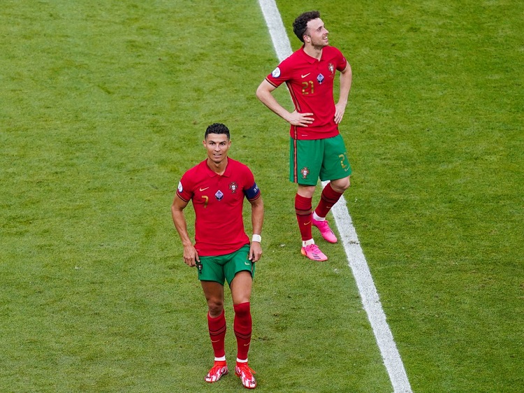 Ronaldo có hiệu suất ghi bàn thấp nhất trên hàng công Bồ Đào Nha