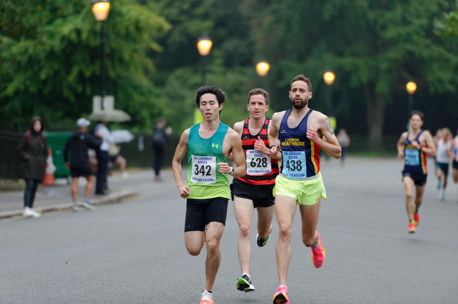 Đối thủ marathon SEA Games của Hoàng Nguyên Thanh lập kỷ lục quốc gia chạy 5km