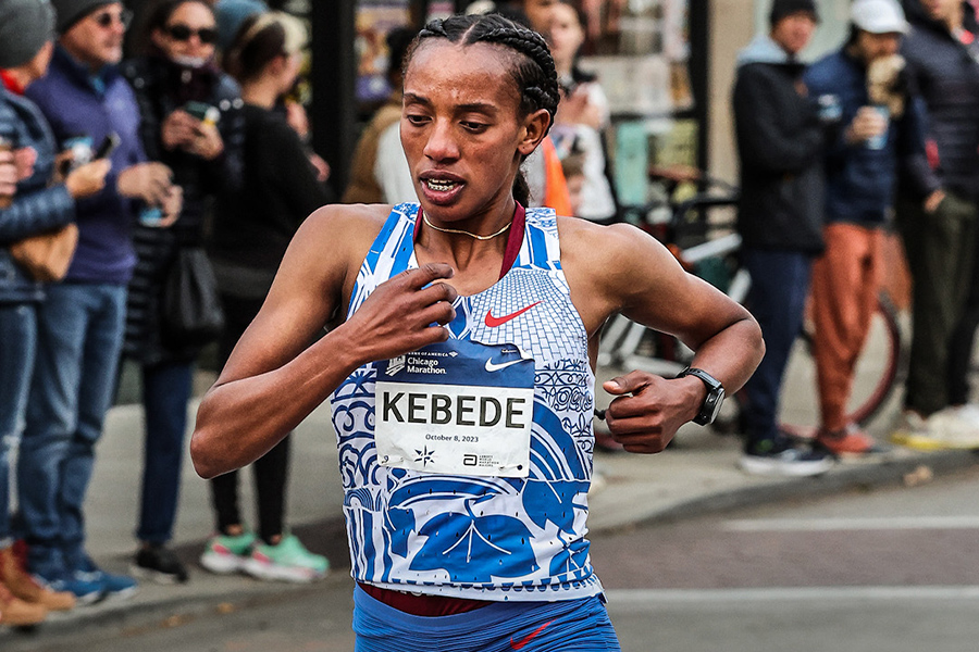 C&ocirc; g&aacute;i &iacute;t t&ecirc;n tuổi ph&aacute; kỷ lục chạy 42,195km của Tokyo Marathon