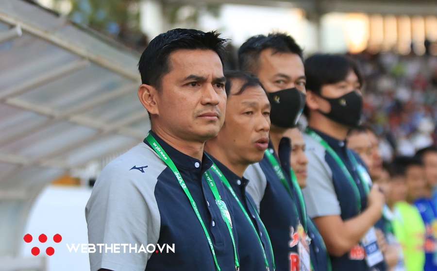 HLV Kiatisuk: Chưa bao giờ dễ dàng khi đối đầu với Hà Nội FC