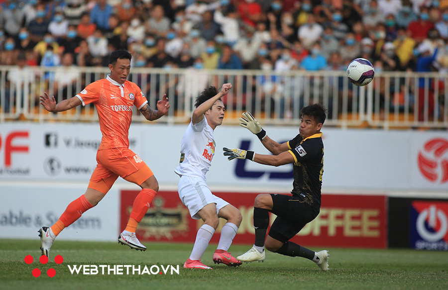 Các CLB đề xuất tổ chức V.League 2021 theo nguyên tắc “bong bóng”