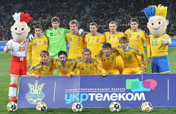 Áo đấu Euro 2021 của tuyển Ukraine gây phản ứng ở Nga