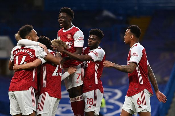 Arsenal xếp trên MU ở lượt về Ngoại hạng Anh