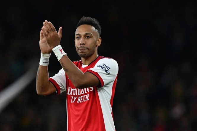 Aubameyang bị Arsenal tước băng đội trưởng sau 3 lần vi phạm