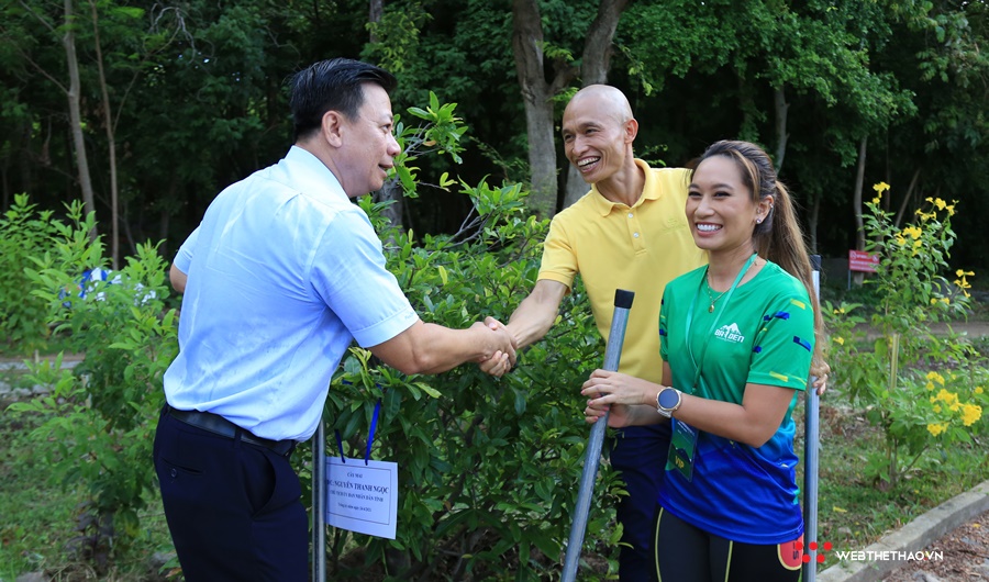 BaDen Mountain Marathon lan tỏa thông điệp “Bước chạy xanh” bảo vệ môi trường