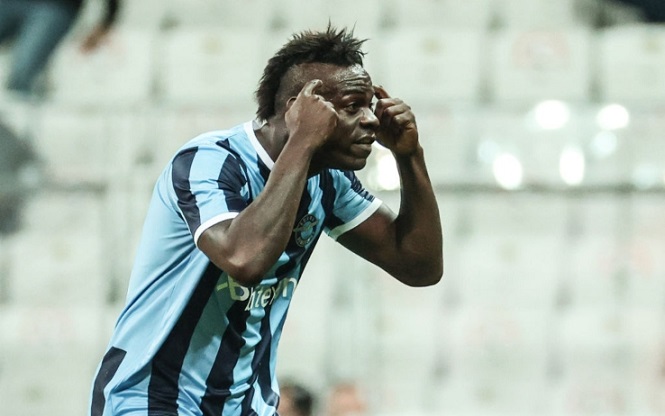 Balotelli ghi bàn và chế nhạo HLV đối phương ở Thổ Nhĩ Kỳ