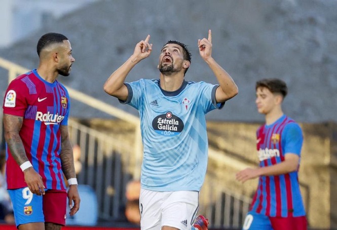 Barca bị ngược dòng 3 bàn lần đầu tiên sau 23 năm