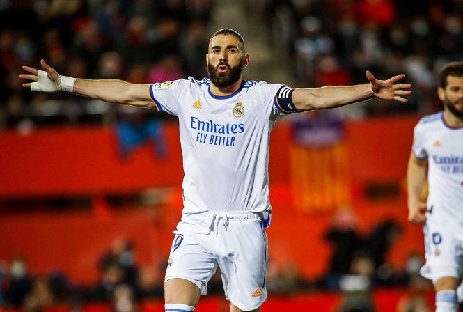 Benzema sau th&agrave;nh t&iacute;ch phi thường l&agrave; nỗi lo trận Si&ecirc;u kinh điển