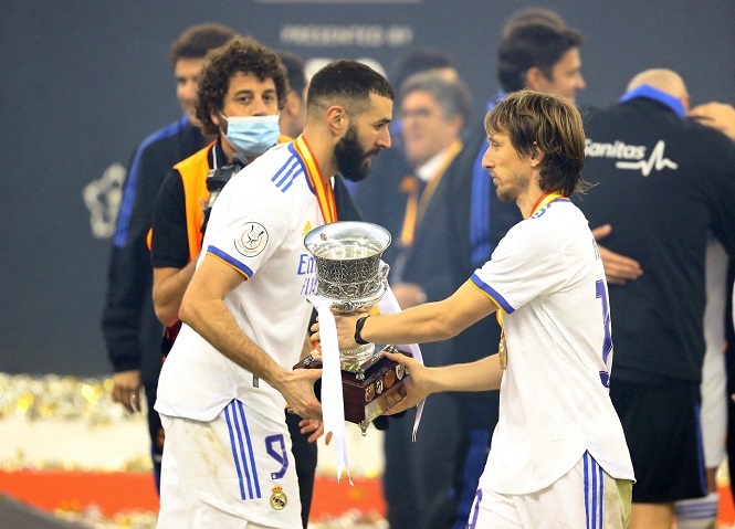Real Madrid đoạt Siêu Cúp khi Benzema sánh ngang Messi