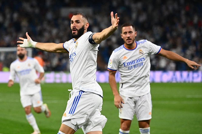 Benzema lập hat-trick “đáp lời” Ronaldo và Messi Benzema lập hat-trick “đáp lời” Ronaldo và Messi