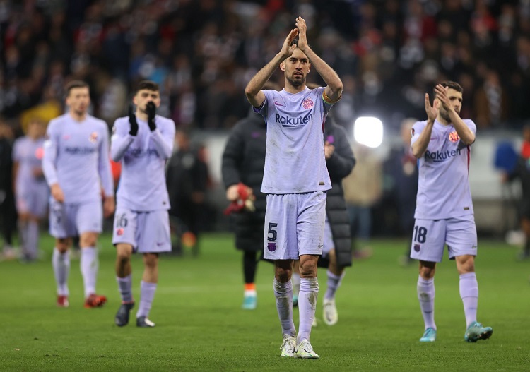 Vì sao VAR hủy bỏ quả phạt đền đối với Barca ở Europa League?