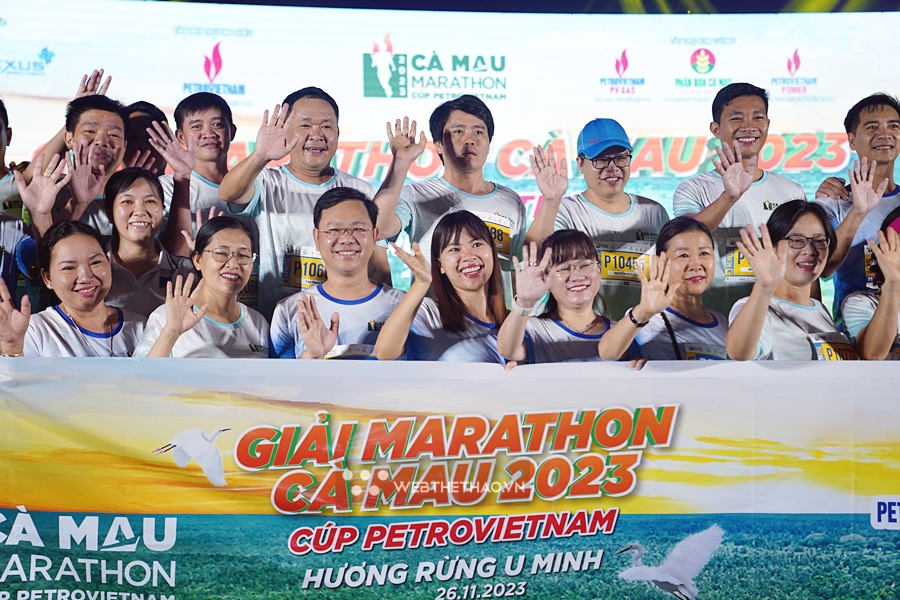 C&agrave; Mau Marathon 2023 lắng đọng, vỡ &ograve;a trong những khoảnh khắc đẹp