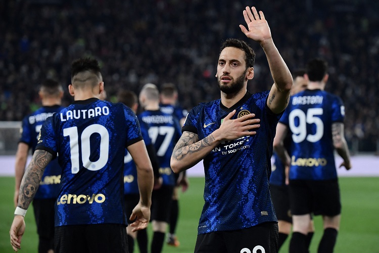 Inter loại Juventus khỏi cuộc đua v&ocirc; địch nhờ&hellip; VAR