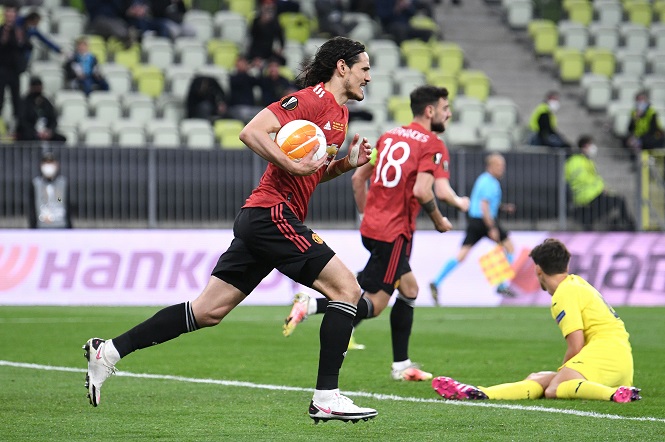 Cavani gây choáng với thành tích ghi bàn liên tiếp cho MU