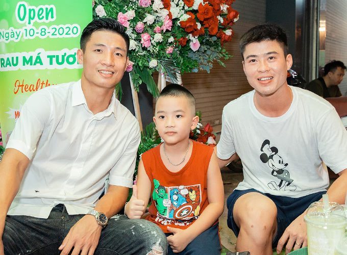 Cầu thủ Việt "lên đời" bằng nghề tay trái mùa COVID-19