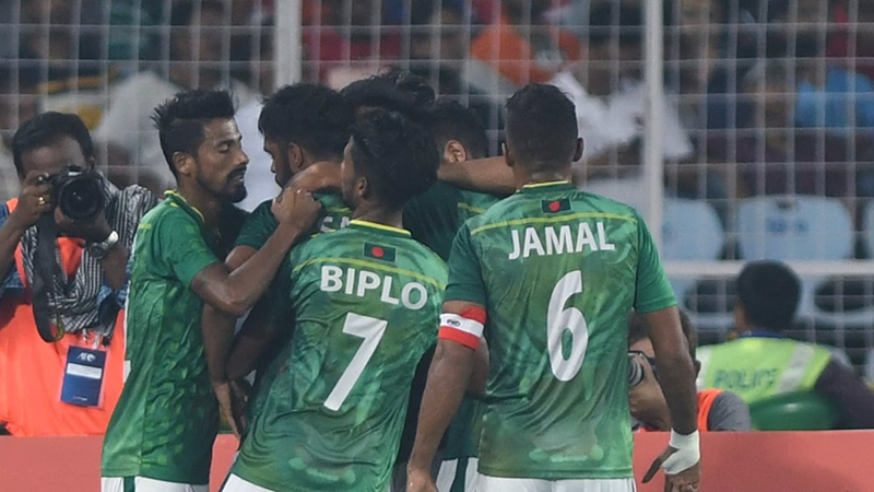 11 cầu thủ Bangladesh dương tính với COVID-19