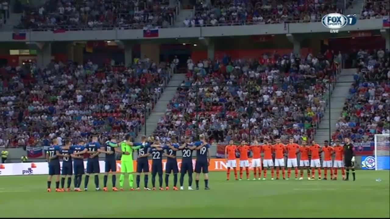 GHQT: Hà Lan hòa vất vả trước Slovakia