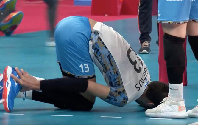 Liên tiếp ca chấn thương, sân Ariake Arena thành "mảnh đất dữ" cho các tài năng bóng chuyền