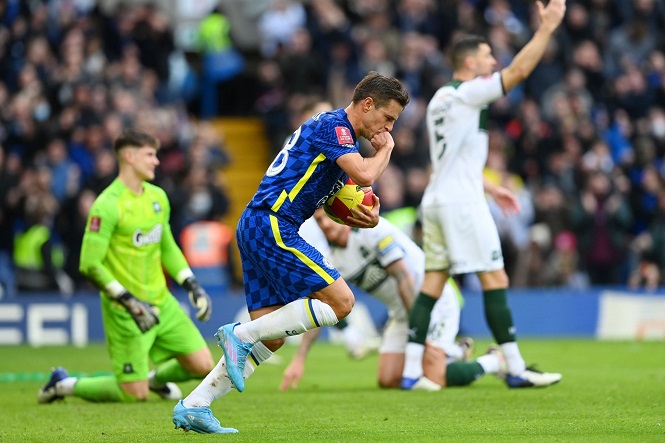 Hậu vệ Chelsea ngăn chặn địa chấn ở FA Cup