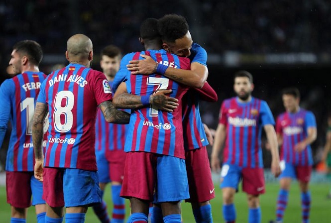 Barca với tuổi trung bình trẻ hơn Real Madrid ở trận Siêu kinh điển