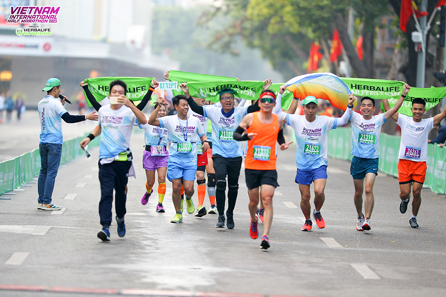 Đi bộ thể thao đồng hành cùng Giải Bán Marathon Quốc tế Việt Nam 2024 Đi bộ thể thao đồng hành cùng Giải Bán Marathon Quốc tế Việt Nam 2024