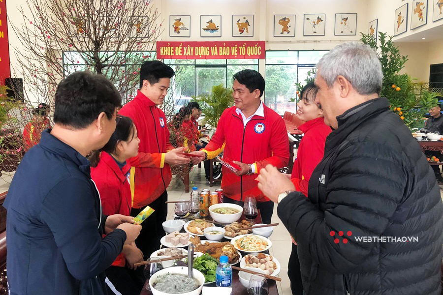 Tuyển thủ tập xuyên Tết vì SEA Games 31 được đón năm mới như ở nhà