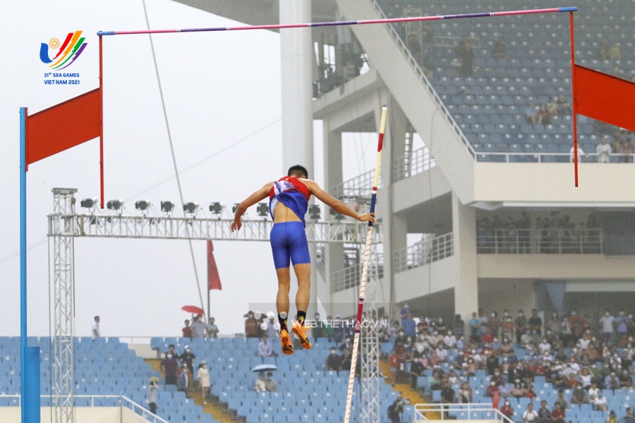 “Vua nhảy sào SEA Games 31” EJ Obiena không dự giải điền kinh trong nhà châu Á 2023 vì lý do không đáng có