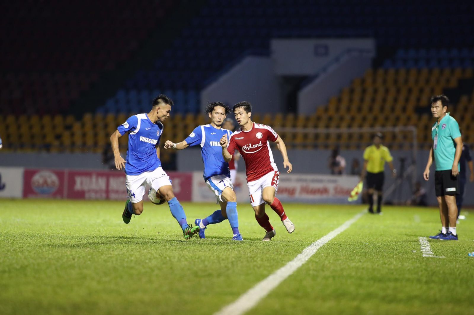Công Phượng ghi bàn, Bùi Tiến Dũng ra mắt ngọt ngào ở V.League 2020