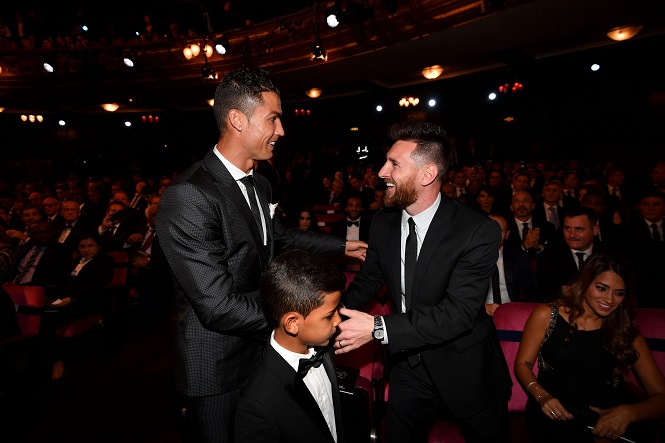 Messi và Ronaldo mất cơ hội đoạt thêm một giải thưởng danh giá