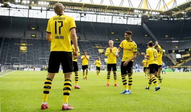 Haaland ăn mừng bàn thắng thời COVID-19 gây sốt trên mạng
