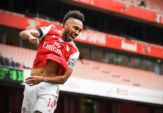 Aubameyang đạt 50 bàn ở Ngoại hạng Anh nhanh nhất lịch sử Arsenal