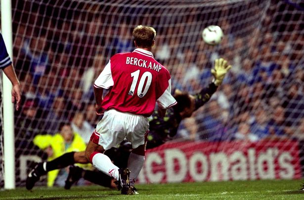 Leicester vs Arsenal và ký ức về cú hat-trick vĩ đại nhất Ngoại hạng Anh