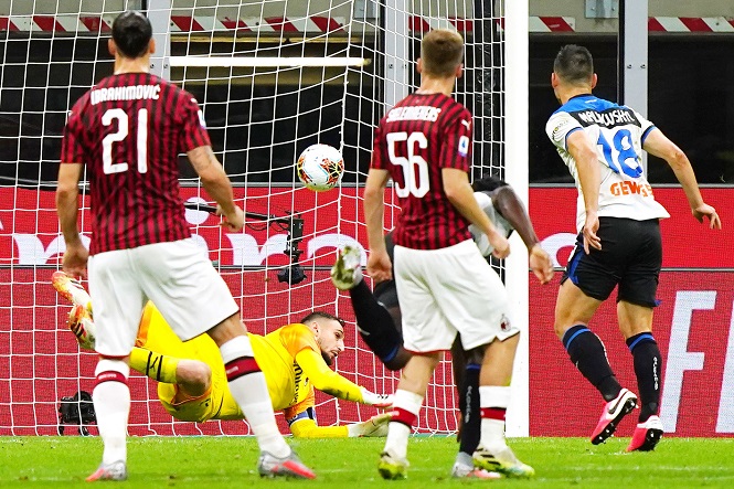 Thủ môn của Milan gây kinh ngạc với 10 pha cản phá phạt đền