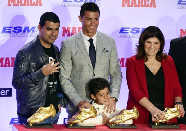 Anh trai đá bóng giỏi hơn Ronaldo và lời hứa kỳ lạ của 2 anh em