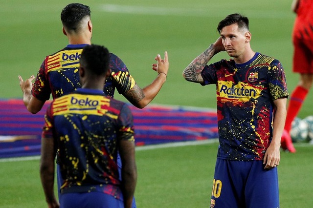 Messi và Suarez phản ứng bất ngờ trước các CĐV Real Madrid