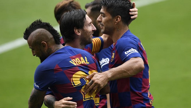 Messi “phát minh” ra kiểu đá phạt độc đáo, đánh lừa đối phương