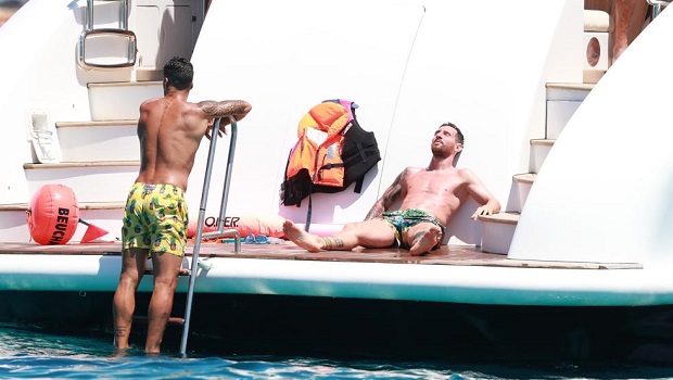 Bên trong du thuyền của Messi và Suarez có giá 7.500 euro mỗi ngày