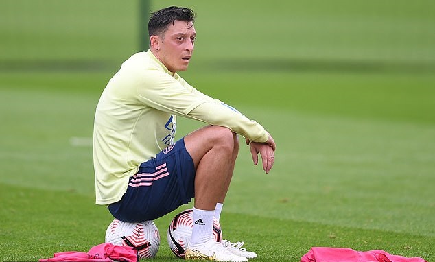 Tin tức bóng đá mới nhất hôm nay 12/10: Ozil nhận tiền thưởng trung thành khổng lồ