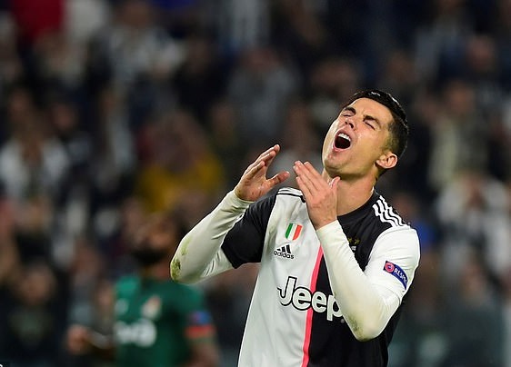 Ronaldo suýt trở thành đồng đội của Neymar và Mbappe ở PSG