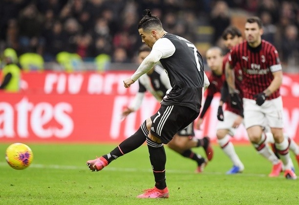 Lịch thi đấu bóng đá hôm nay 7/7: Tâm điểm AC Milan vs Juventus