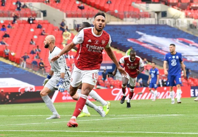 Aubameyang tạo nên điều phi thường trong trận chung kết FA Cup