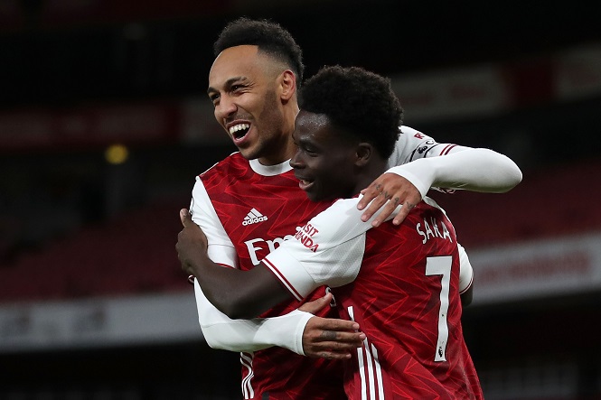 Aubameyang chuộc lỗi cho Arsenal sau cơ hội bỏ lỡ đáng kinh ngạc