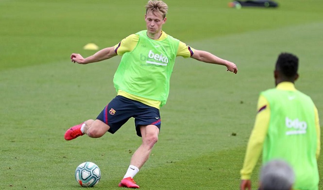 Tin bóng đá 21/6: Barca mất tiền vệ De Jong do chấn thương