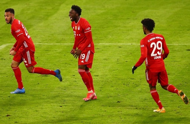 Hậu vệ Bayern Munich đạt tốc độ phi thường trong mưa tuyết