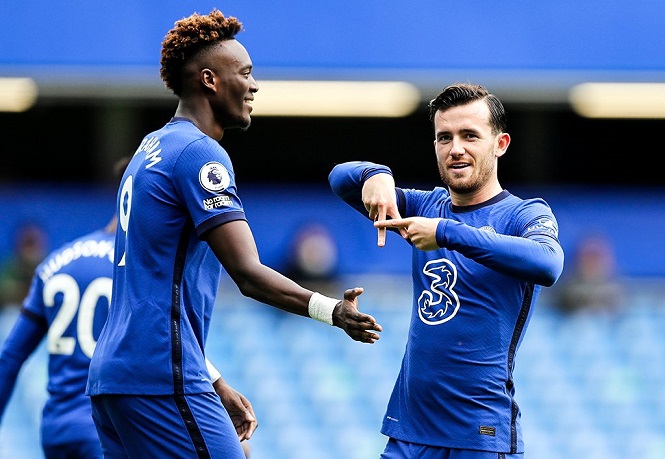 Hậu vệ Chelsea mất bóng nhiều do không nói tiếng Pháp?