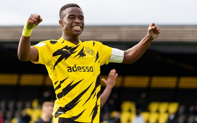“Thần đồng” 15 tuổi của Dortmund nhận mức lương triệu phú
