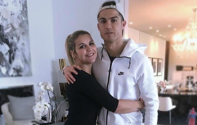 Chị gái Cristiano Ronaldo mua biệt thự trong mơ ở Brazil