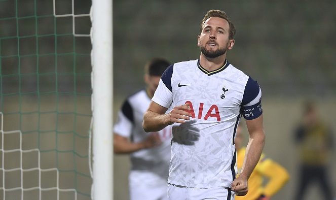 Kane vượt qua huyền thoại Arsenal và MU với bàn thứ 200